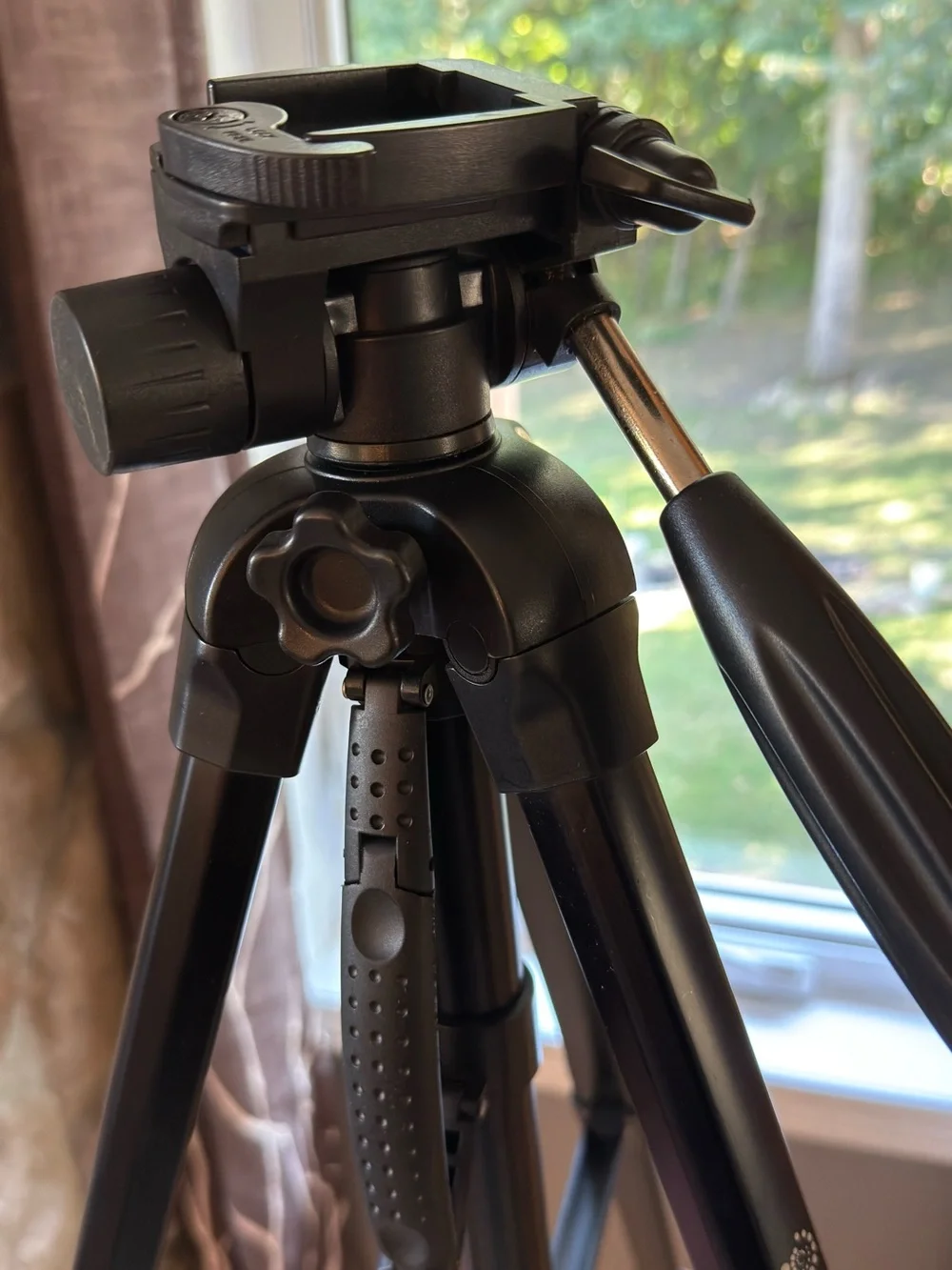 InnerTeck Black Camera Tripod with Adjustable Center Column & Flip-Lock Legs